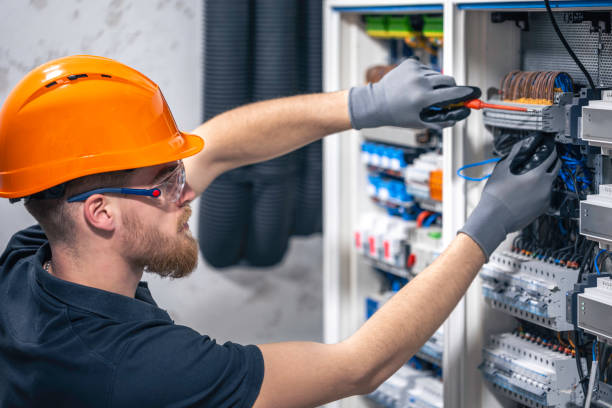 Best Affordable Emergency Electrician  in Silver Springs, FL